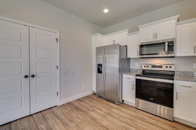 Building Photo - 340 Fox Haven Dr