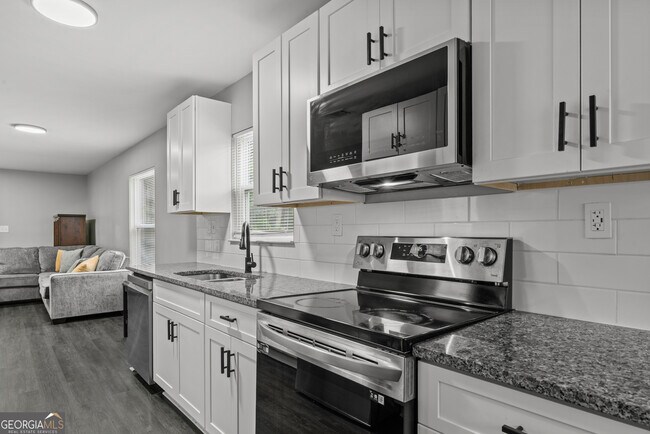 Building Photo - 140 Cumberland Ct
