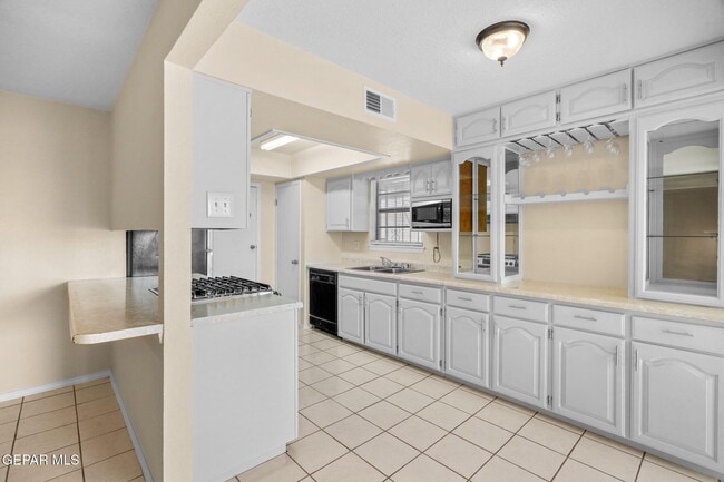 Building Photo - 5640 Van Horn Dr