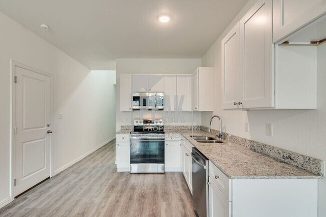 Building Photo - $1630! 3 Bed 2 1/2 Bath home in FORT WORTH!