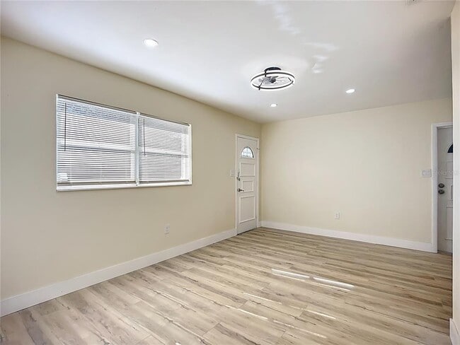 Building Photo - 4513 W Gray St