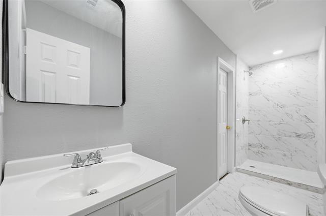 Building Photo - 904 21st St