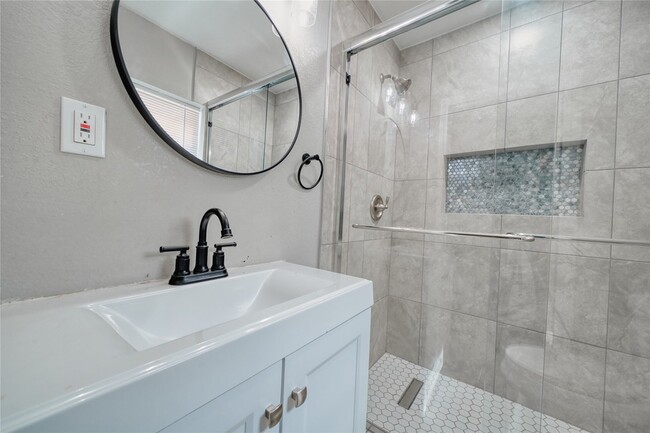 Building Photo - 365 Audrey Ln