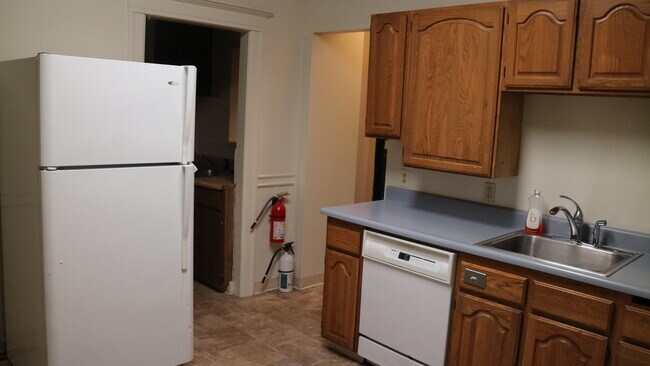 Building Photo - 2210 Parker St