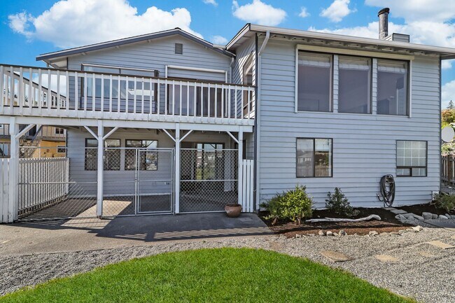 Building Photo - 2 Bed 2 Bath - View Home - Mariner Cove - Pet Friendly