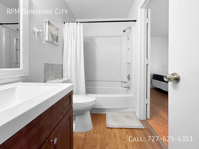 Building Photo - 455 Alt 19