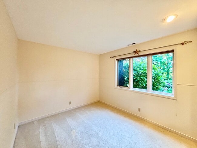 Building Photo - Great Home For Rent