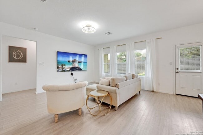 Building Photo - 32231 Escarole Bnd