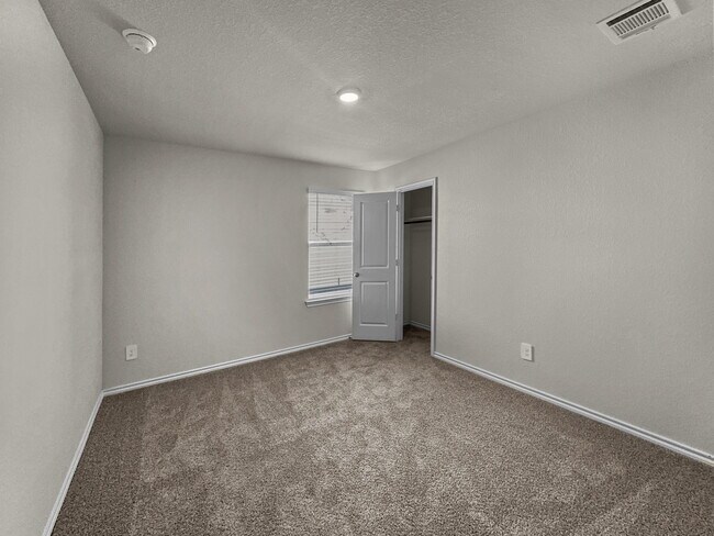 Building Photo - 13008 Dawson Dr