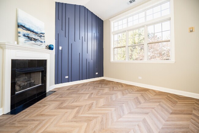 Building Photo - 2835 Rutland Cir