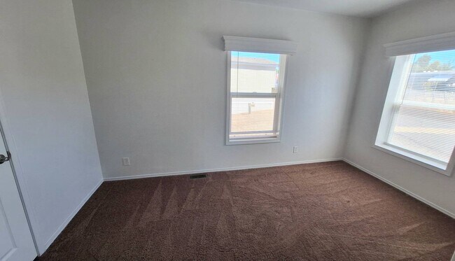 Building Photo - 1 Vista del Rio St