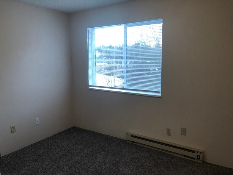 Building Photo - 500 NE Maiden Ln