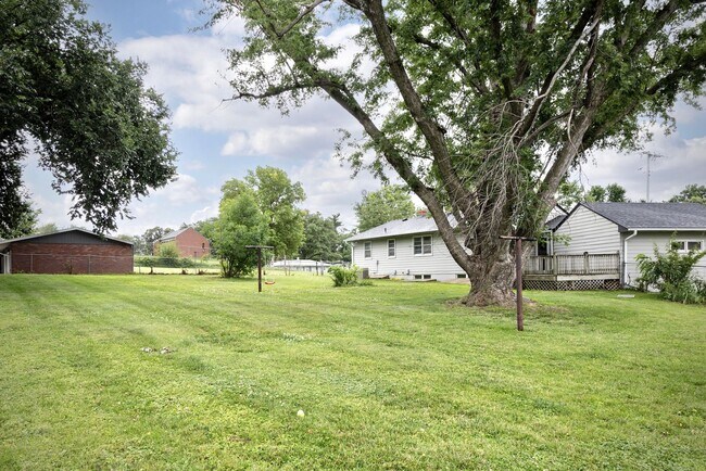 Building Photo - Beautiful 3-Bed, 2-Bath Home in West Omaha!