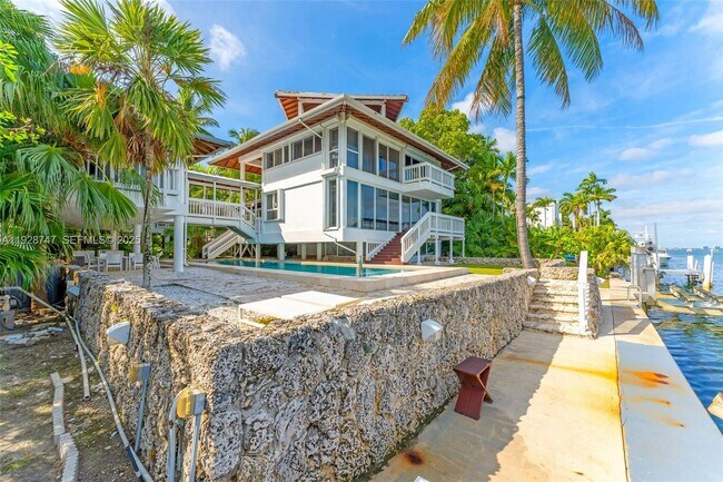 Building Photo - 655 N Mashta Dr