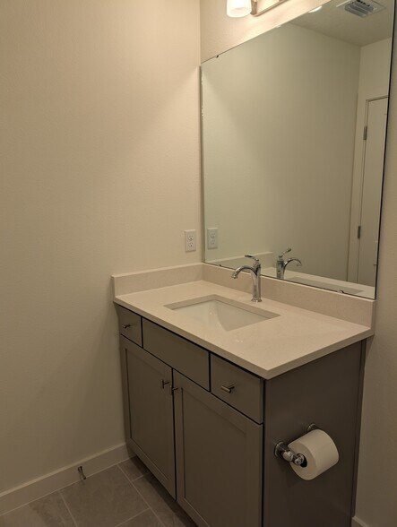 Building Photo - 1967 Iorio St