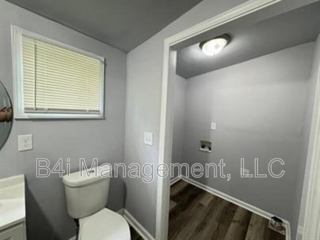 Building Photo - 129 Watts St