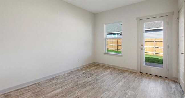 Building Photo - 2100 Daleside Ln