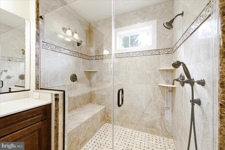 primary bathroom - 8104 Old Georgetown Rd