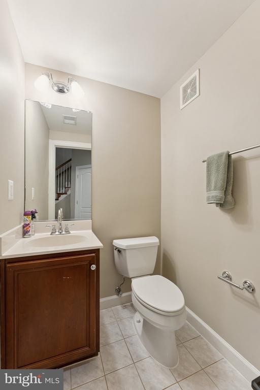 Building Photo - 1627 Colonial Hills Dr