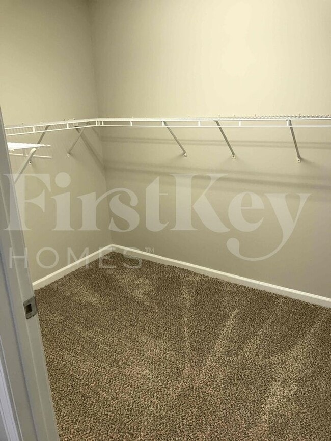 Building Photo - 8118 Birch Walk Dr