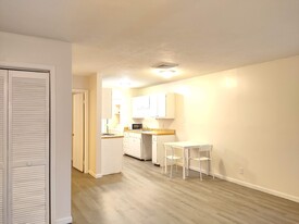 Building Photo - 115 Horizon River Dr