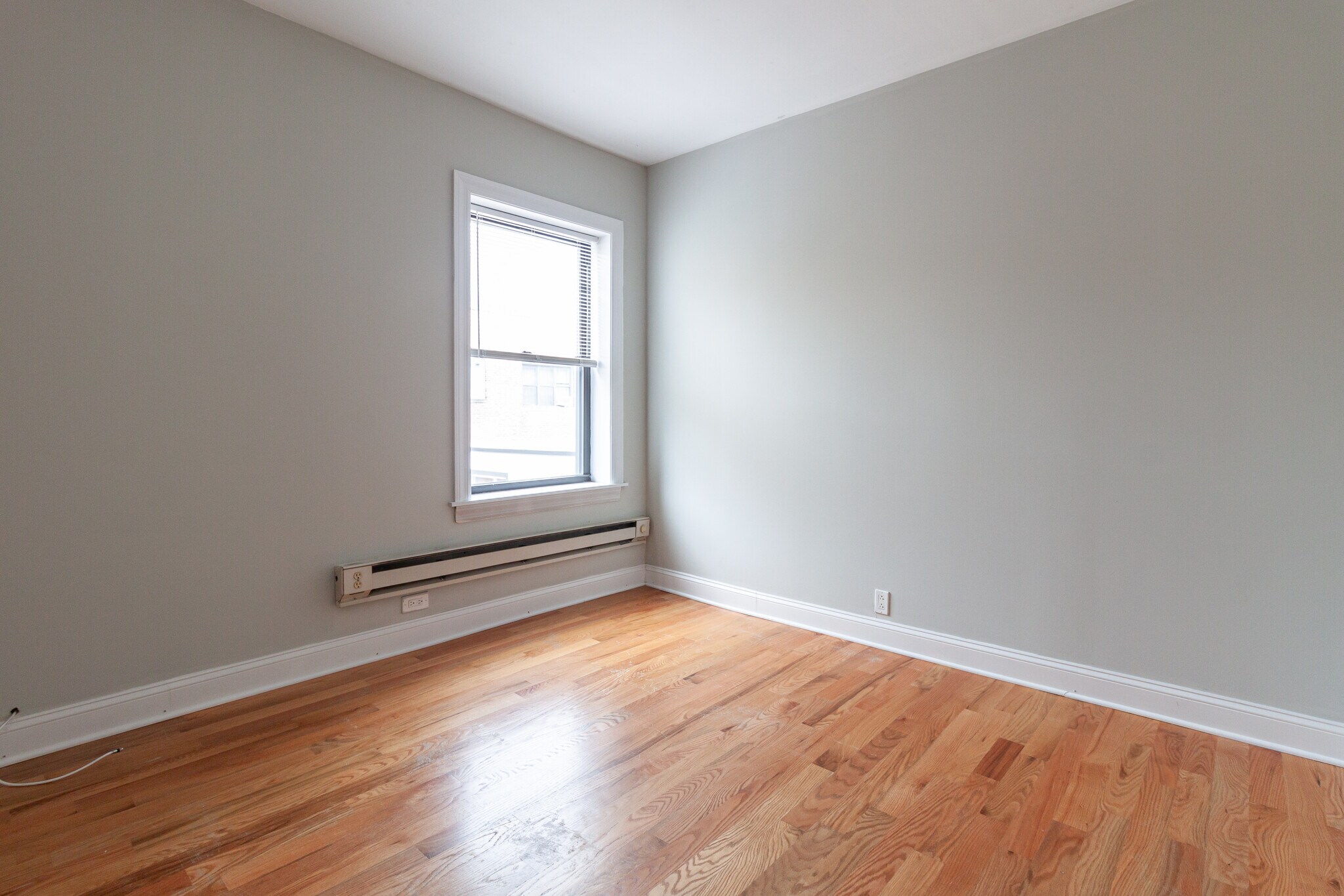 Building Photo - 3723 N Pine Grove Ave