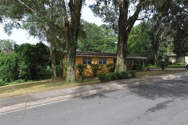 Building Photo - 1410 NW 7th Rd
