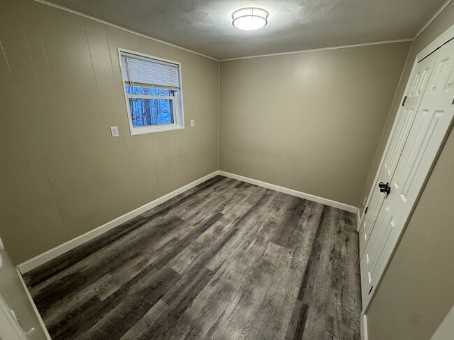 Building Photo - 101-103 Green Oaks Drive