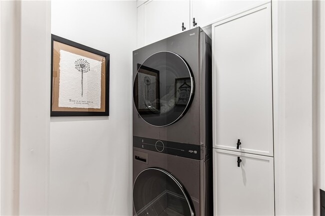 Building Photo - 21 Bedlow Ave