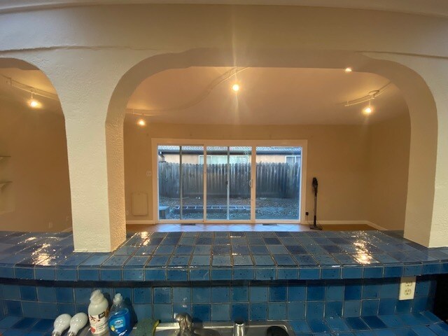 Building Photo - 447 W 2nd St