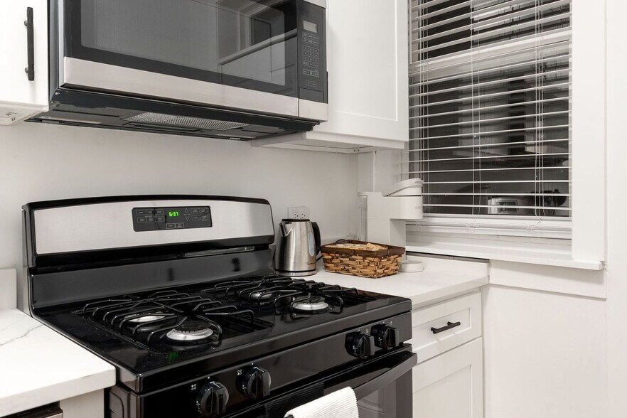 Building Photo - 618 W Patterson Ave