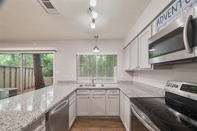 Building Photo - 2425 W Settler's Way