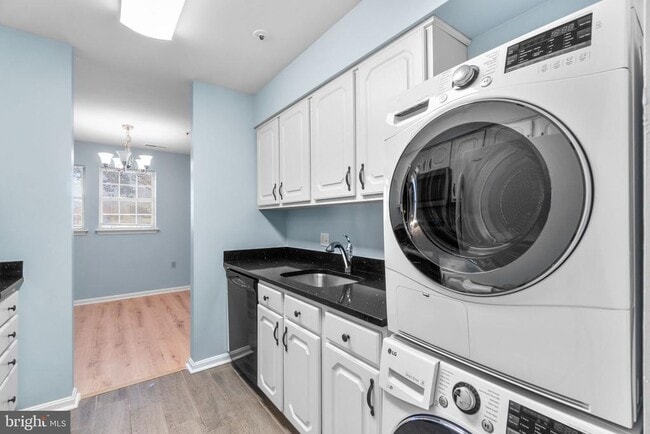 Building Photo - 8378 Montgomery Run Rd