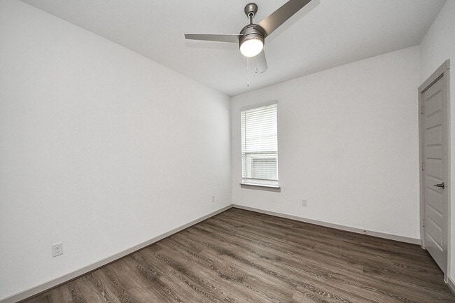 Building Photo - 3014 Jackmans Diamond