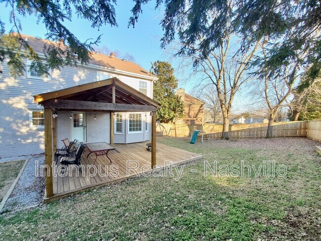 Building Photo - 547 Hopewood Ct
