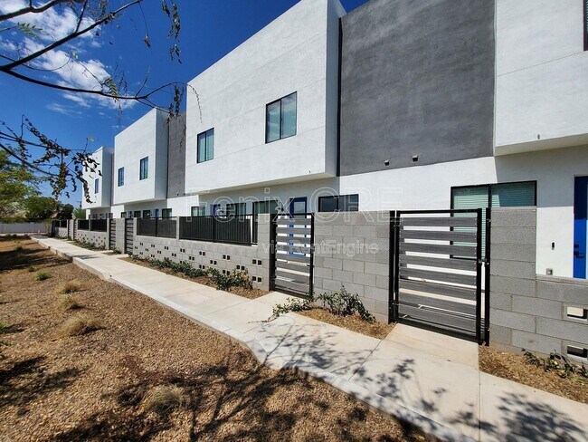 Building Photo - 775 W Coolidge St