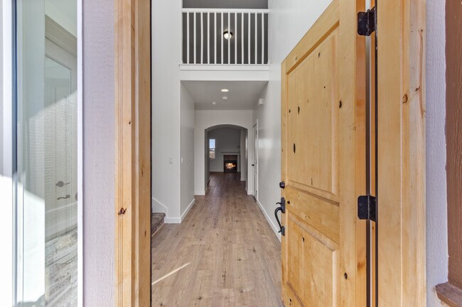 Building Photo - 10102 W Brownstone Dr