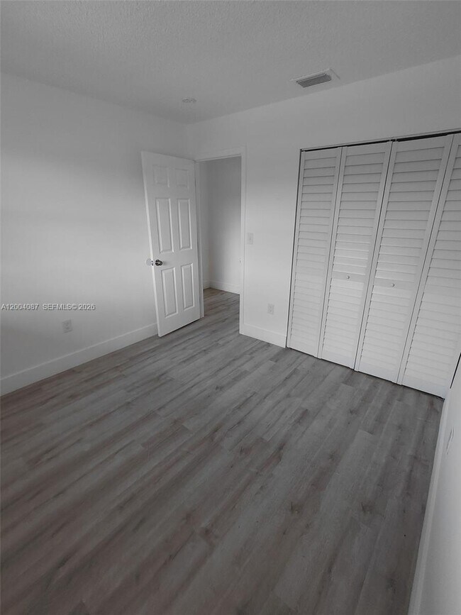 Building Photo - 5411 W 24th Ave