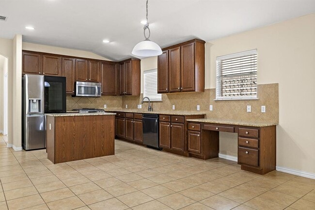 Building Photo - 2421 Chimney Rock Rd