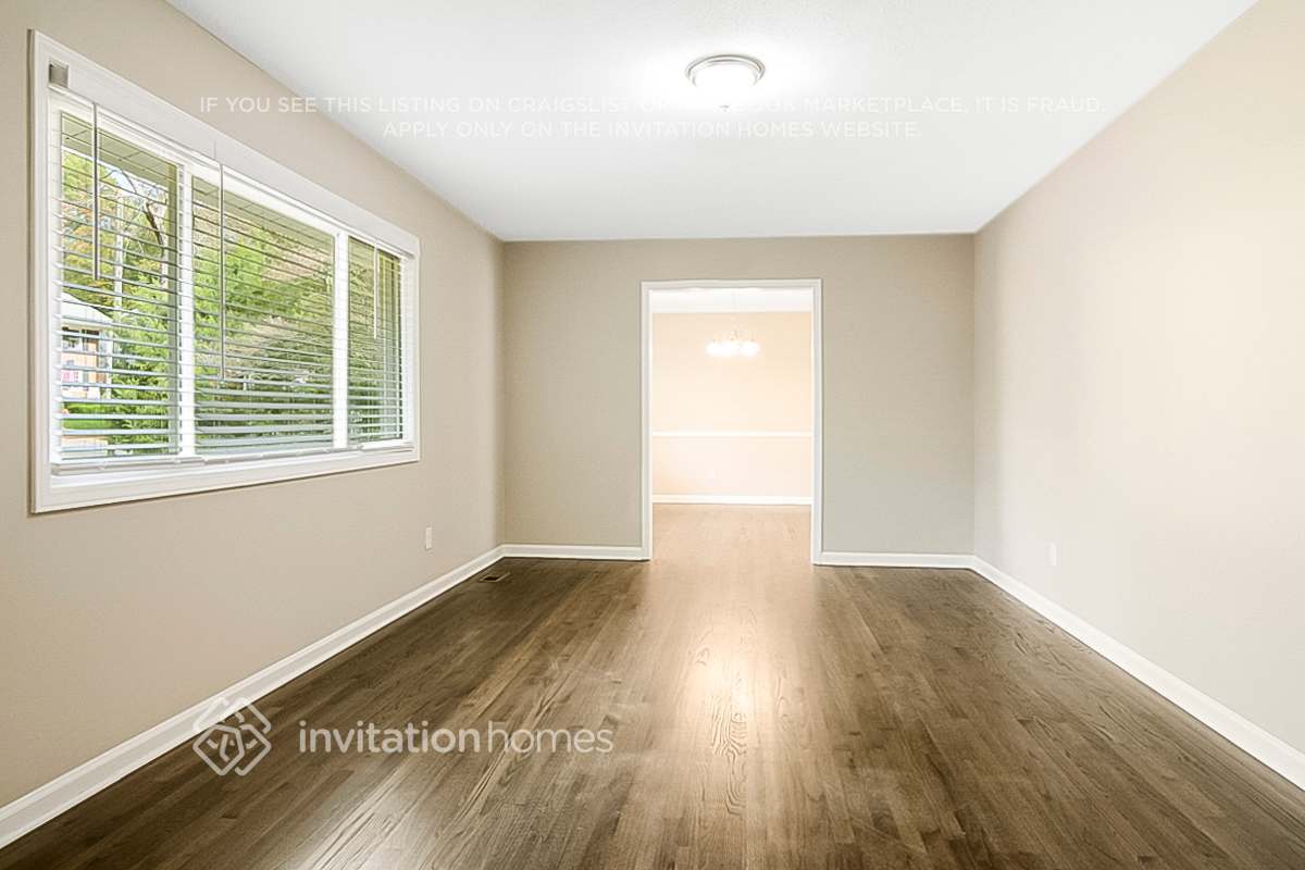 Building Photo - 1404 Falls Church Rd