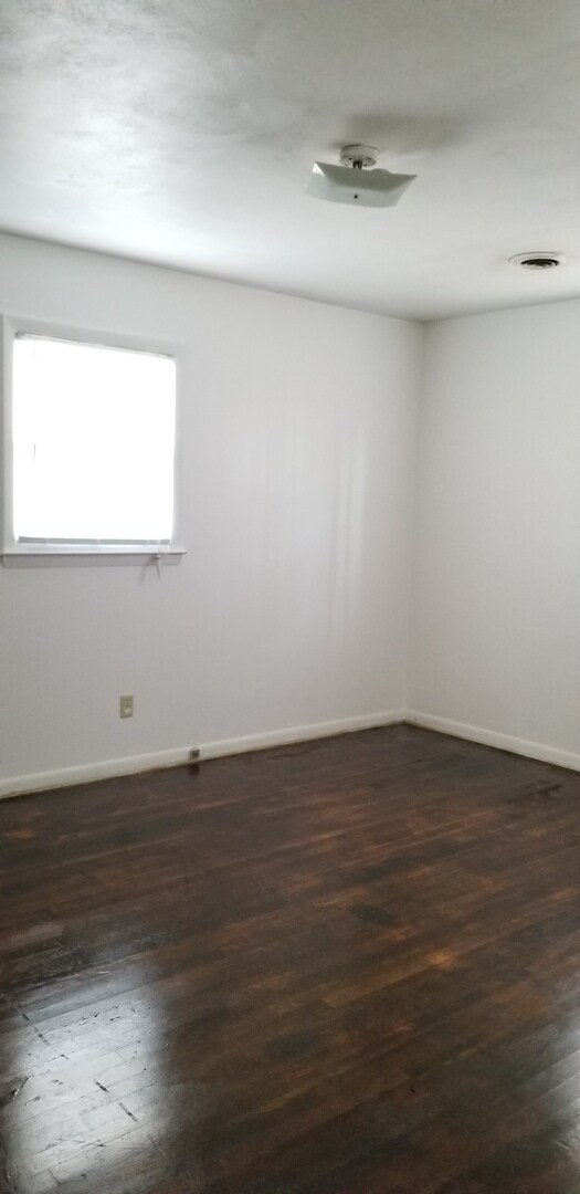 Building Photo - 313-313 Hurdle Dr