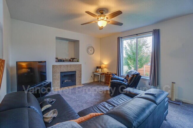 Building Photo - 6405 NE 87th Ave