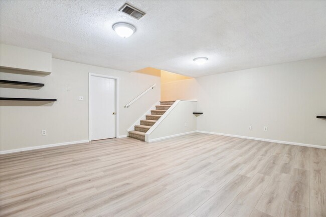 Building Photo - 1872 N Robb St