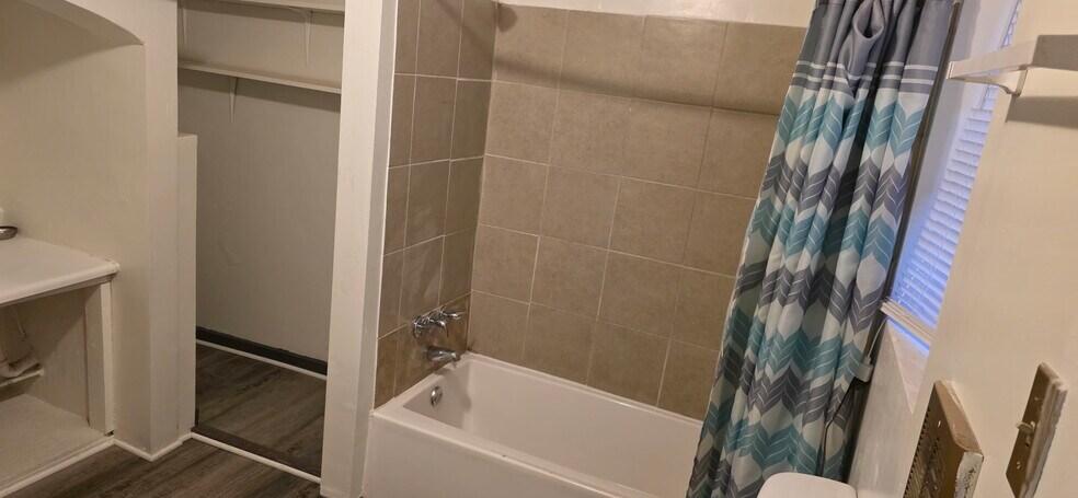 Building Photo - 68 N 13th St