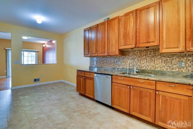 Building Photo - 334 Moonlight Dr