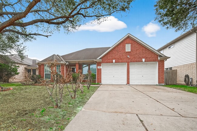 Building Photo - 2015 Waverly Glend Dr