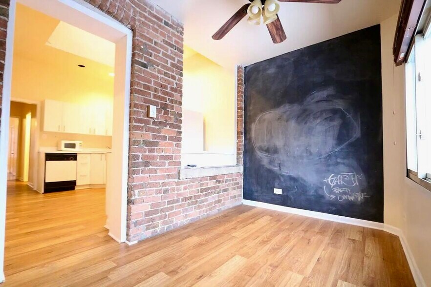 Building Photo - 719 S Loomis St