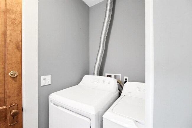 Building Photo - 79 Perkins St