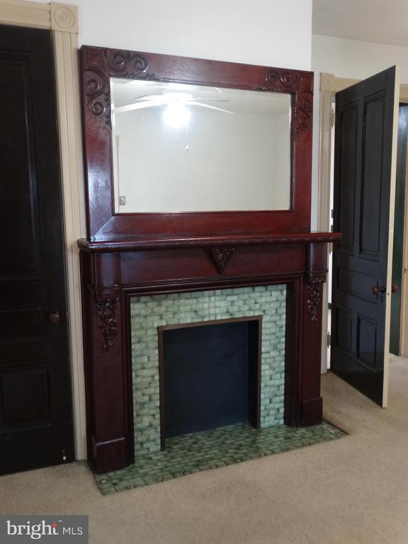 Building Photo - 130 S Antrim Way