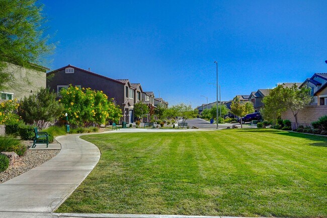 Building Photo - Gated community Located within the Valley Vista Master Plan. 4 Bed 3 Bath features and Open and i...